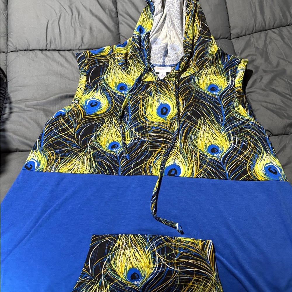 Gently worn Lularoe Blue & Yellow Peacock Print Hooded Tanktop Womens Large*